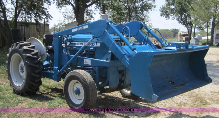 image for item A4701 1974 Ford 340A tractor with loader
