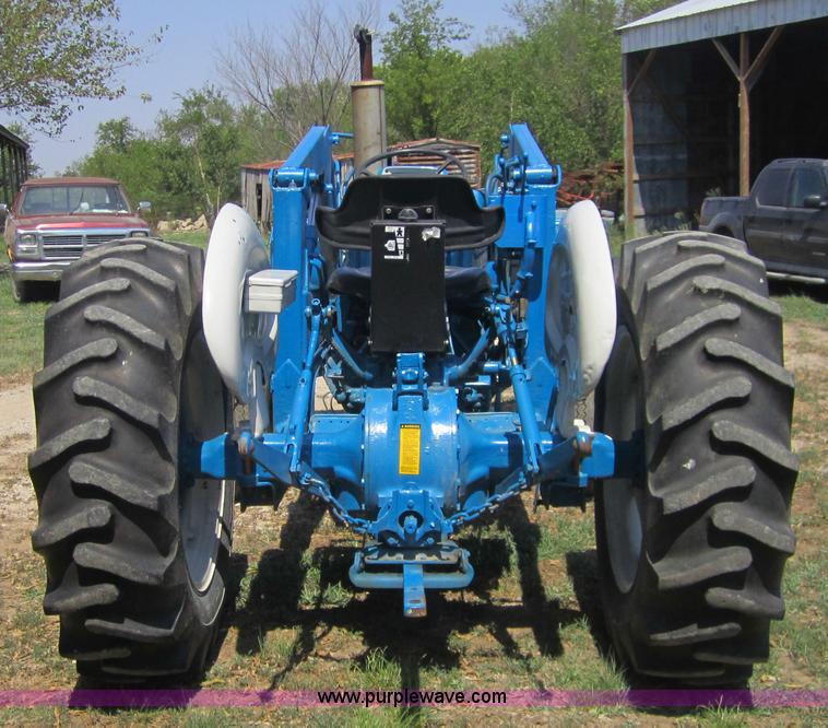 image for item A4701 1974 Ford 340A tractor with loader