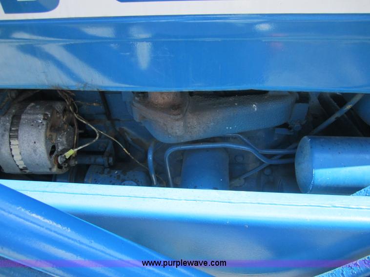 image for item A4701 1974 Ford 340A tractor with loader