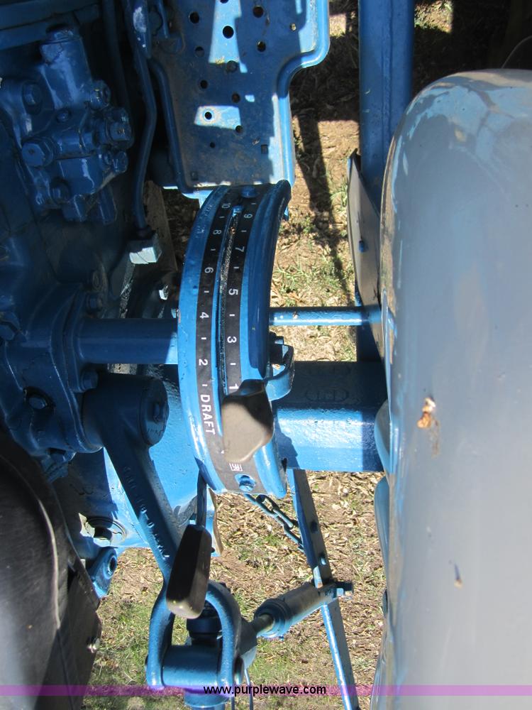 image for item A4701 1974 Ford 340A tractor with loader