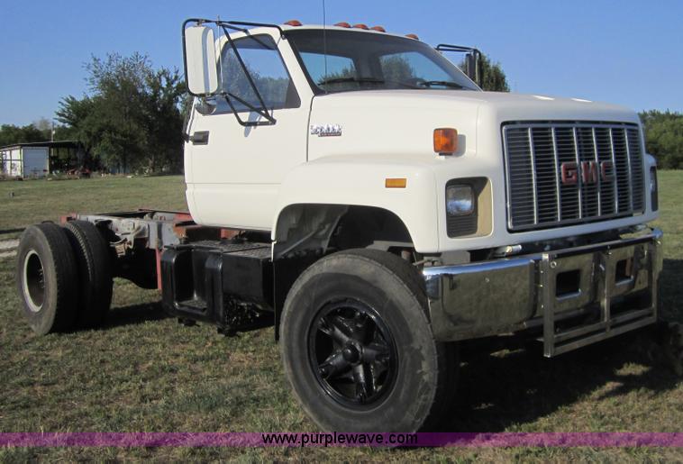 image for item A4705 1991 GMC TopKick truck cab and chassis