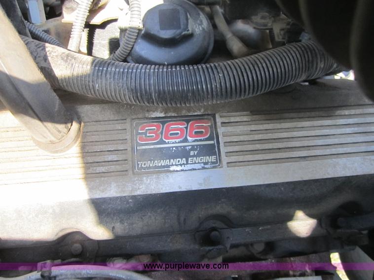 image for item A4705 1991 GMC TopKick truck cab and chassis