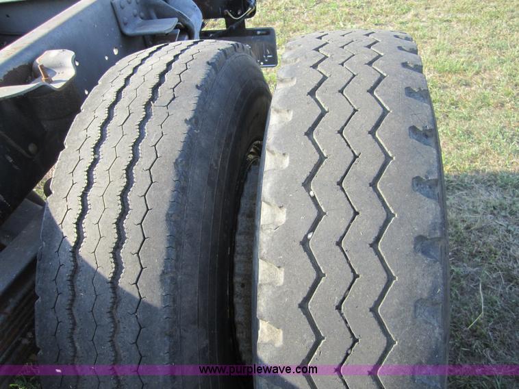 image for item A4705 1991 GMC TopKick truck cab and chassis