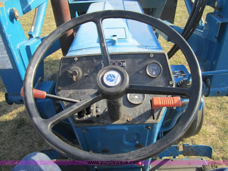 image for item A4706 New Holland 3415 tractor