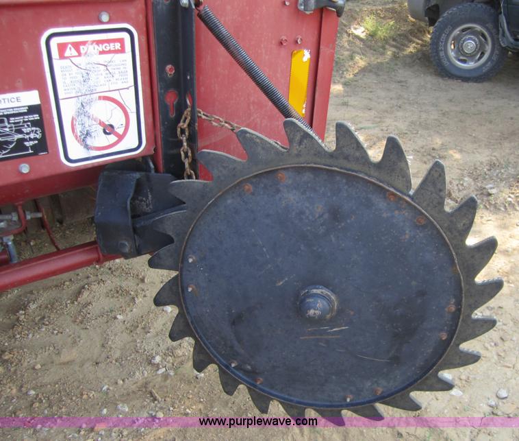 image for item A4707 1999 Case IH 8465A round baler