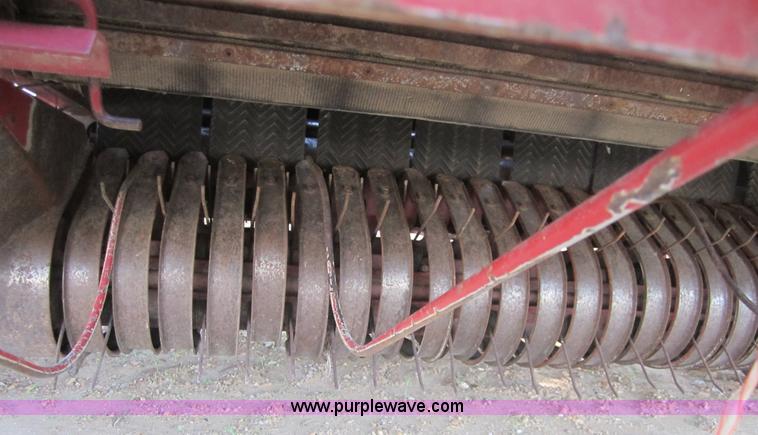 image for item A4707 1999 Case IH 8465A round baler