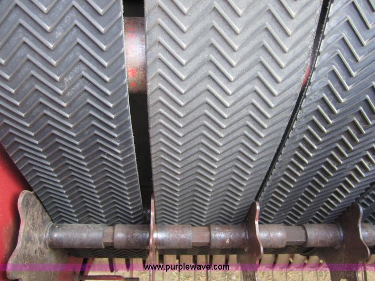 image for item A4707 1999 Case IH 8465A round baler