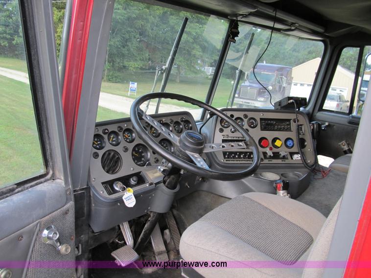 image for item A5454 1989 Ford CLT9000 semi truck