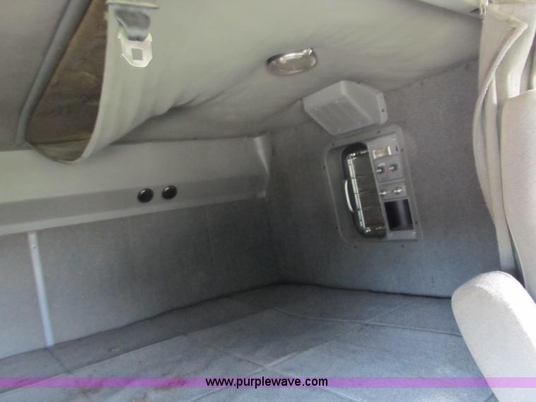 image for item A5454 1989 Ford CLT9000 semi truck