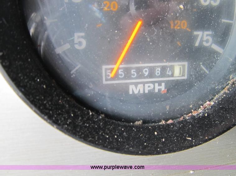 image for item A5454 1989 Ford CLT9000 semi truck