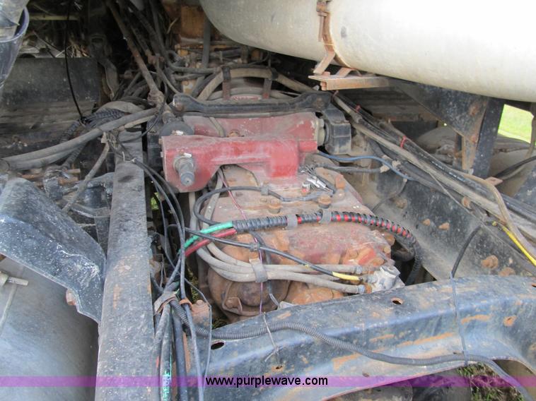 image for item A5454 1989 Ford CLT9000 semi truck