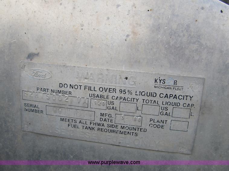 image for item A5454 1989 Ford CLT9000 semi truck