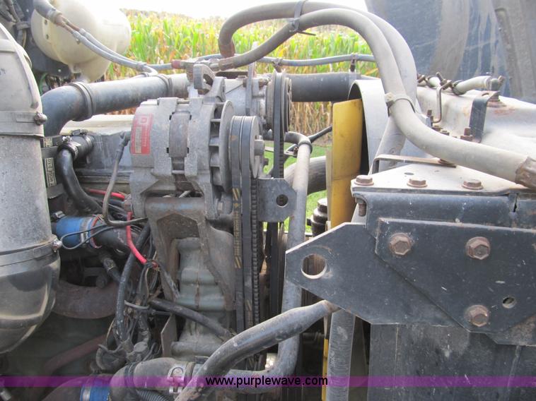 image for item A5455 1993 Volvo WIA-64 semi truck