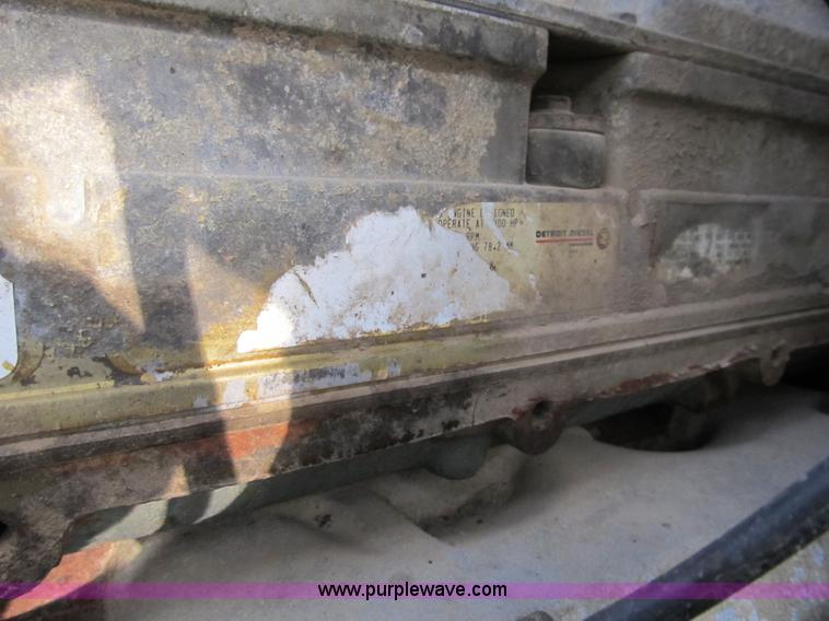 image for item A5455 1993 Volvo WIA-64 semi truck