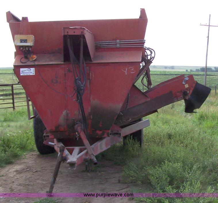 image for item B3514 Schwartz 880 mixer feed wagon