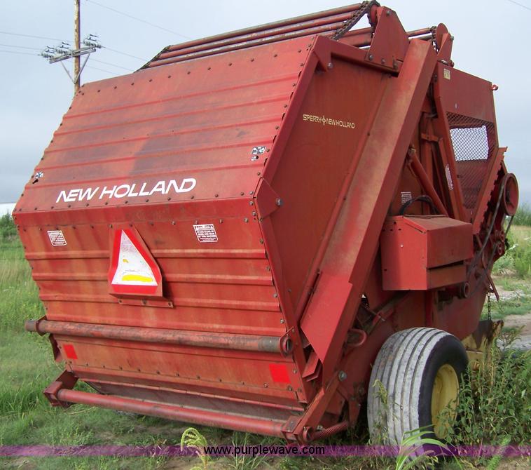 image for item B3515 1980 New Holland 852 round baler