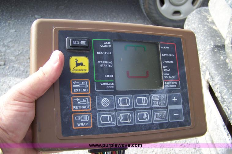 image for item B3515 1980 New Holland 852 round baler