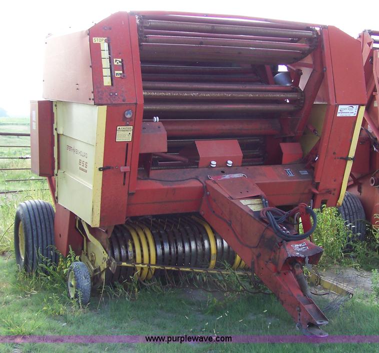 image for item B3516 1983 New Holland 855 round baler