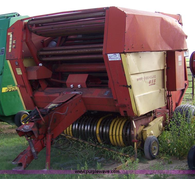 image for item B3516 1983 New Holland 855 round baler