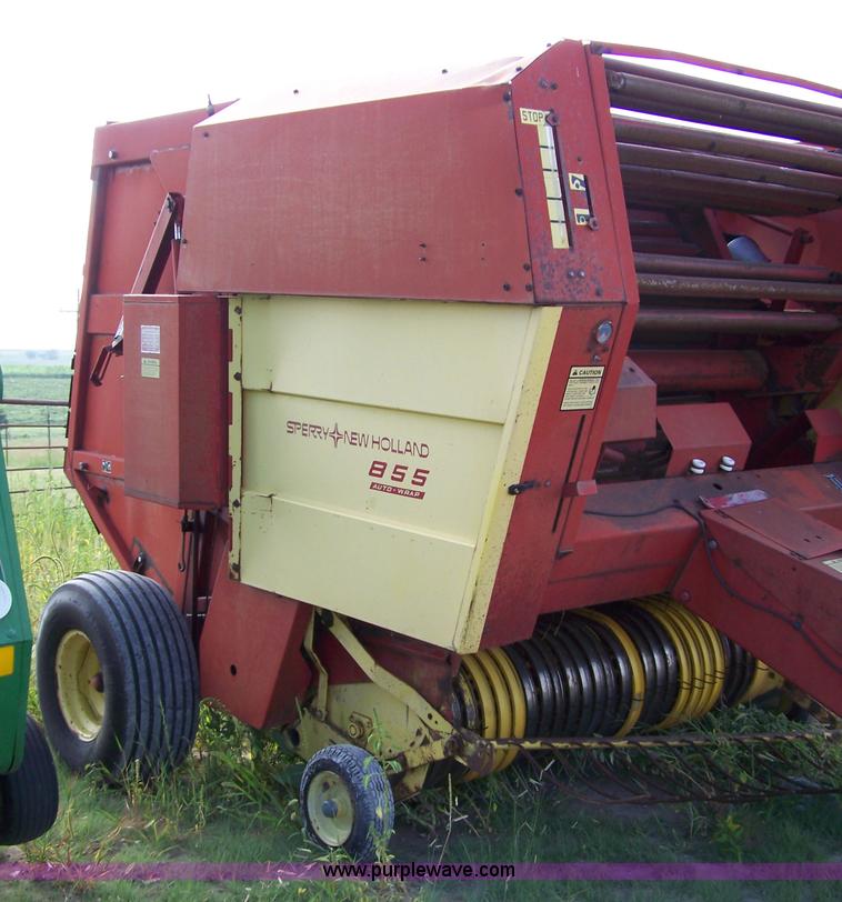 image for item B3516 1983 New Holland 855 round baler