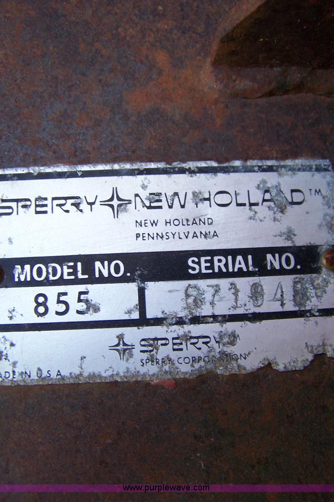 image for item B3516 1983 New Holland 855 round baler