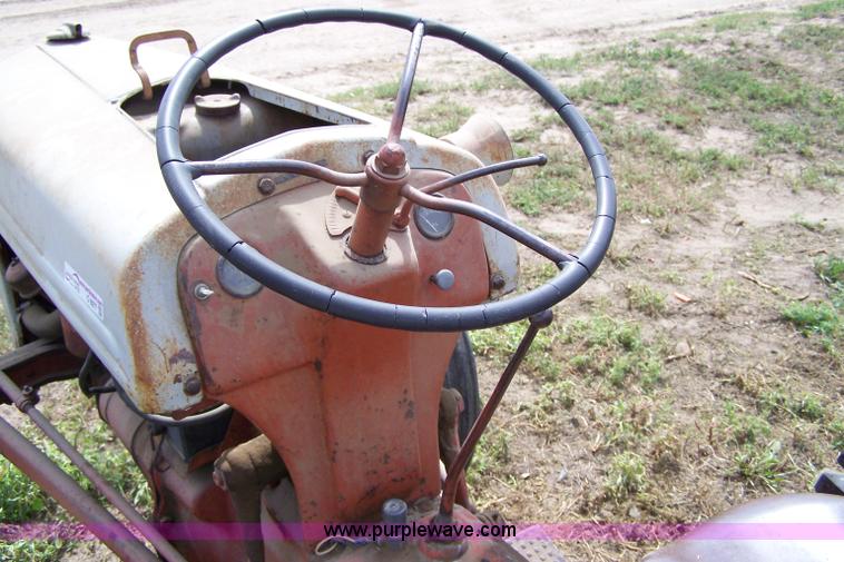 image for item C9277 Ford tractor