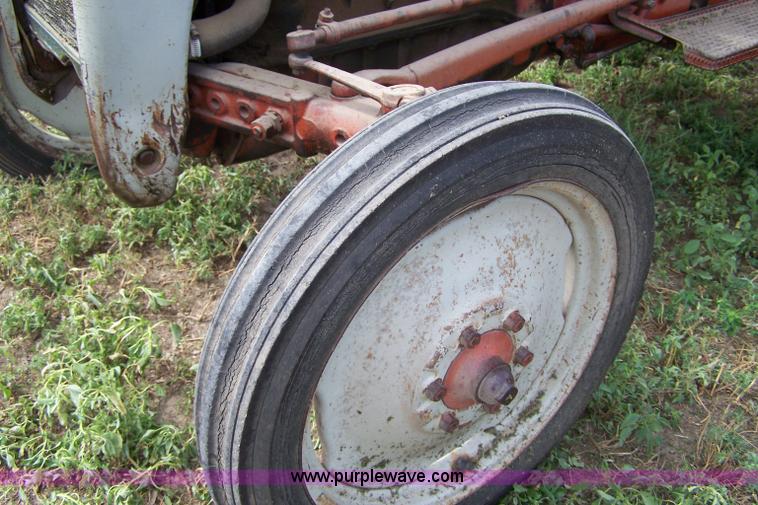 image for item C9277 Ford tractor