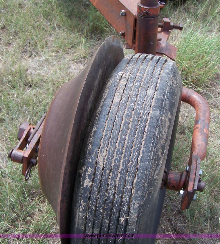 image for item C9328 International 17' one way plow