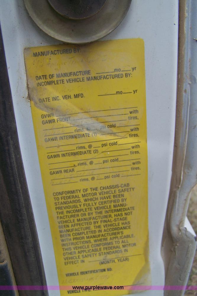 image for item C9330 1989 Chevrolet C2500 pickup truck