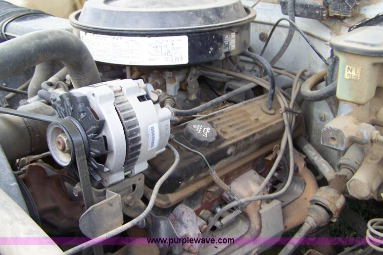 image for item C9330 1989 Chevrolet C2500 pickup truck