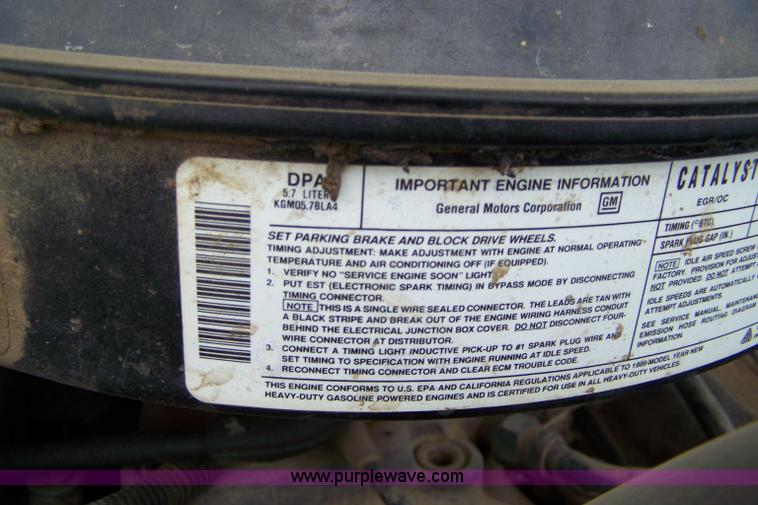 image for item C9330 1989 Chevrolet C2500 pickup truck