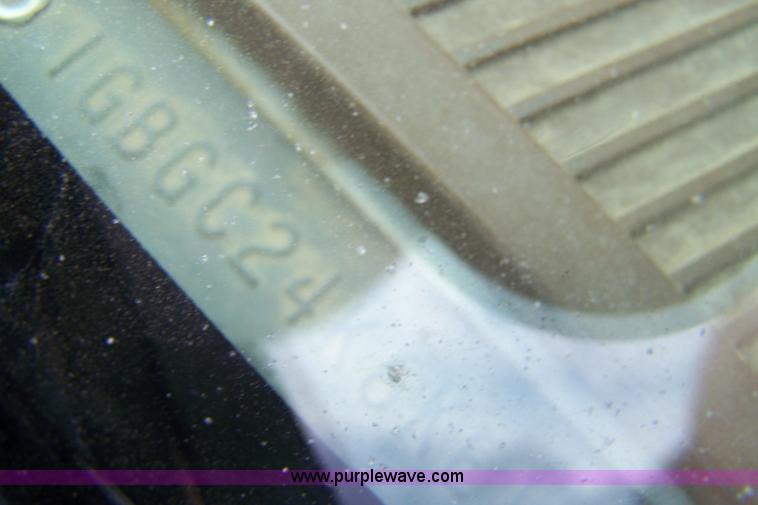 image for item C9330 1989 Chevrolet C2500 pickup truck