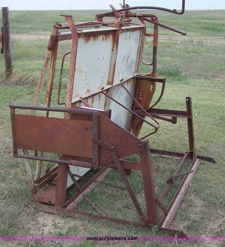 image for item C9332 W-W calf work cradle