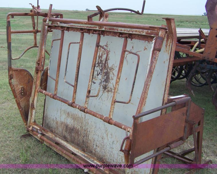 image for item C9332 W-W calf work cradle