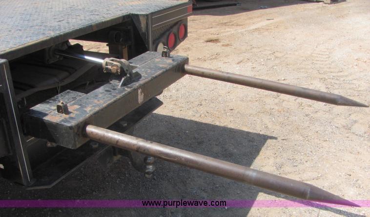 image for item D9024 Butler flatbed with bale spike