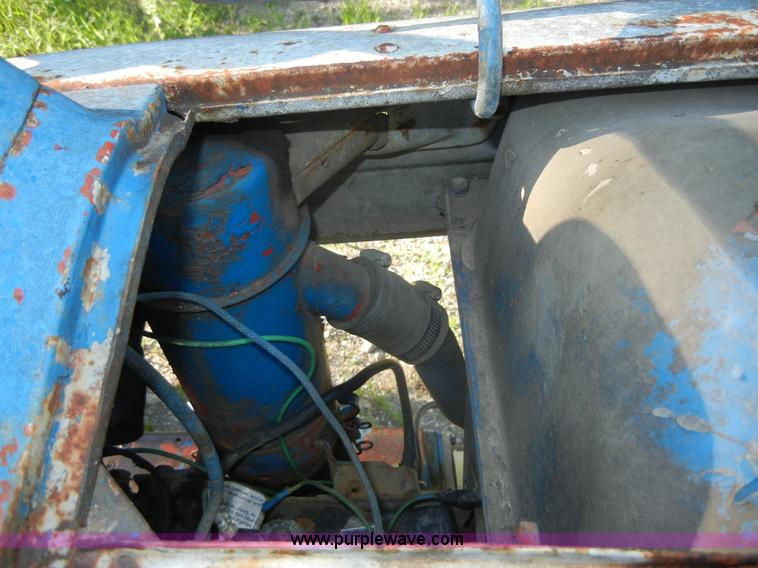 image for item D9739 Ford 900 tractor