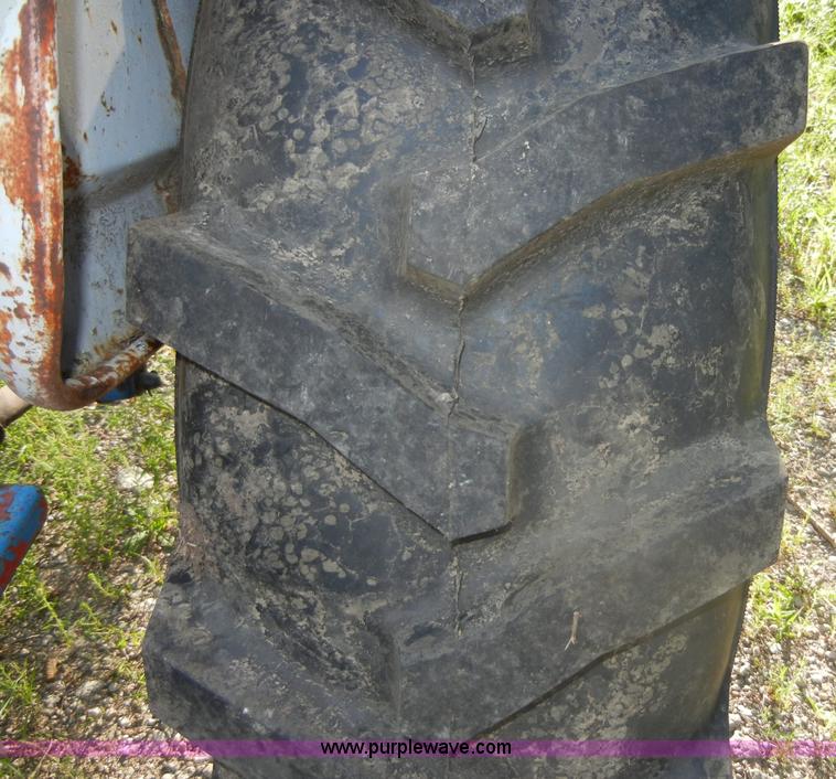 image for item D9739 Ford 900 tractor