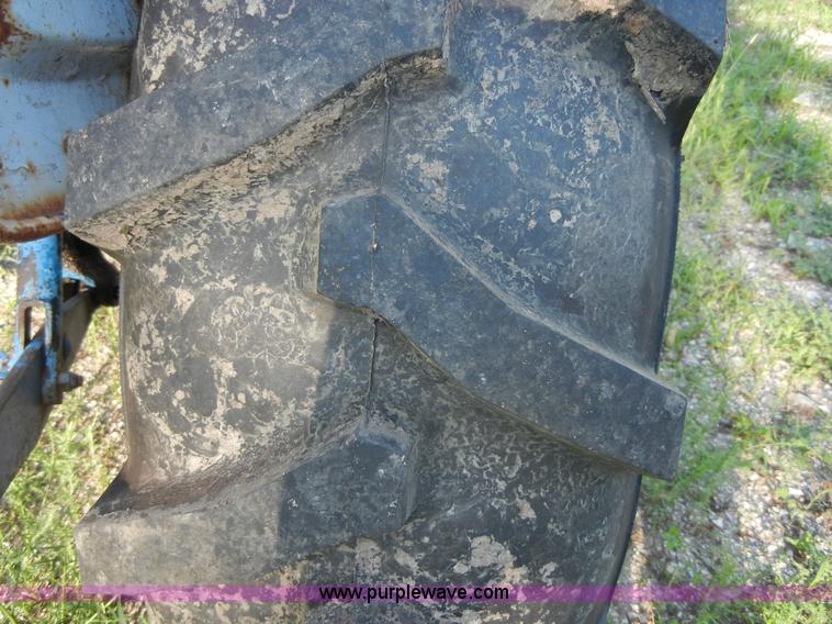 image for item D9739 Ford 900 tractor