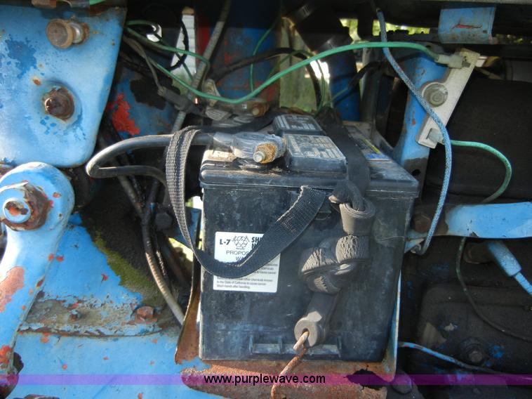 image for item D9739 Ford 900 tractor