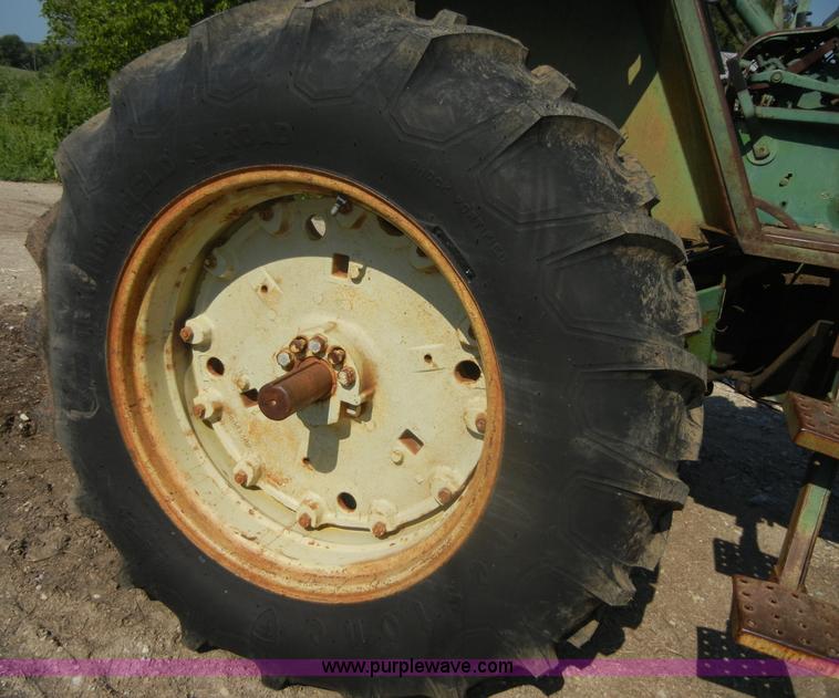 image for item D9740 1964 John Deere 3020 tractor