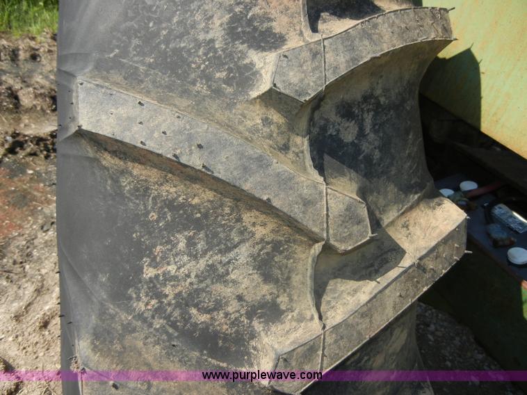 image for item D9740 1964 John Deere 3020 tractor