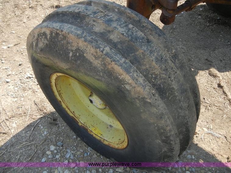 image for item D9740 1964 John Deere 3020 tractor