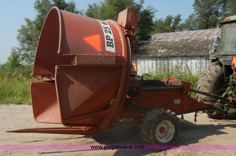 image for item D9741 Hesston BP25 hay processor