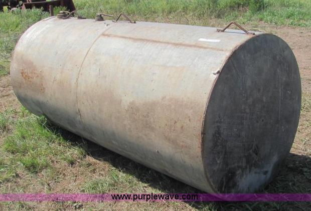 image for item F9768 500 gallon water tank