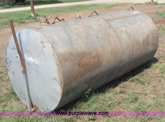 image for item F9768 500 gallon water tank