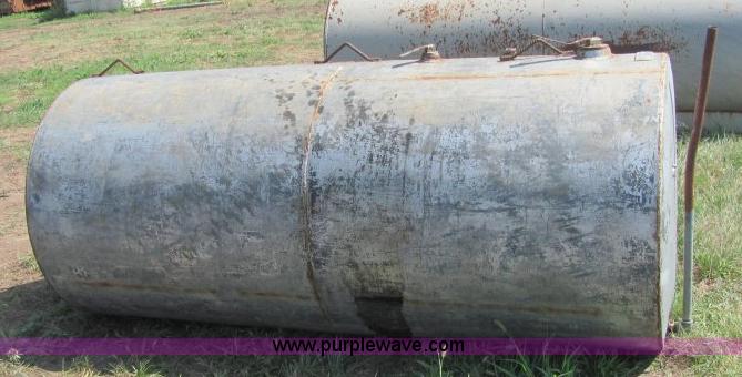 image for item F9768 500 gallon water tank