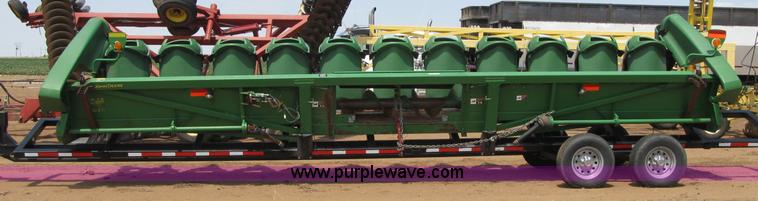 image for item J9759 2005 John Deere 1293 12 row corn head