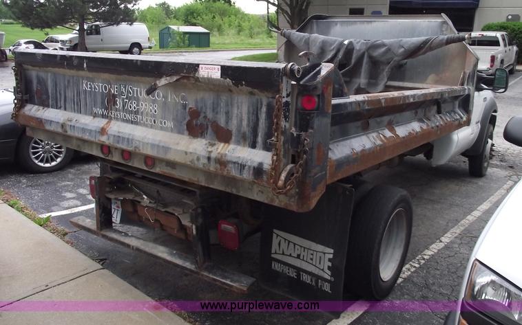 image for item 5567 2005 Ford F450 XL Super Duty dump bed pickup truck