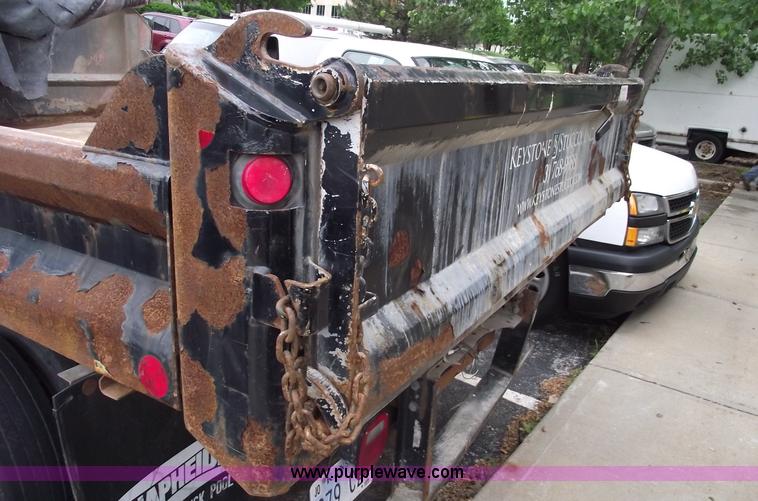 image for item 5567 2005 Ford F450 XL Super Duty dump bed pickup truck