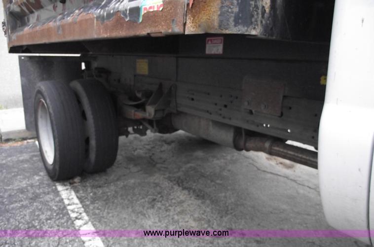 image for item 5567 2005 Ford F450 XL Super Duty dump bed pickup truck